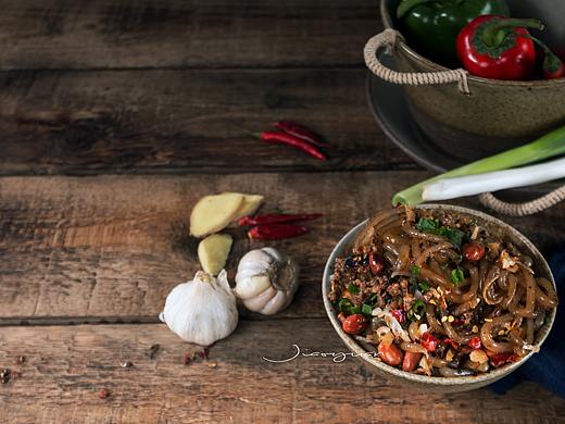 两组来自重庆的酸辣粉