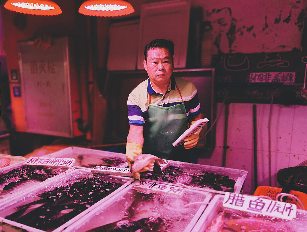 清晨,人们开始为一天的饮食而忙碌