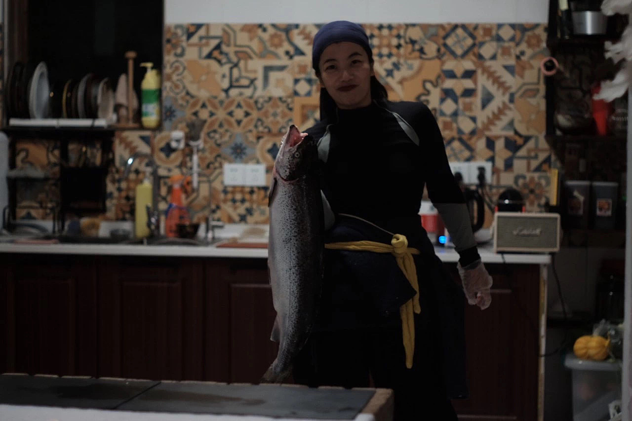 【艺术家联名款】游走在皮面的“三魂七魄”