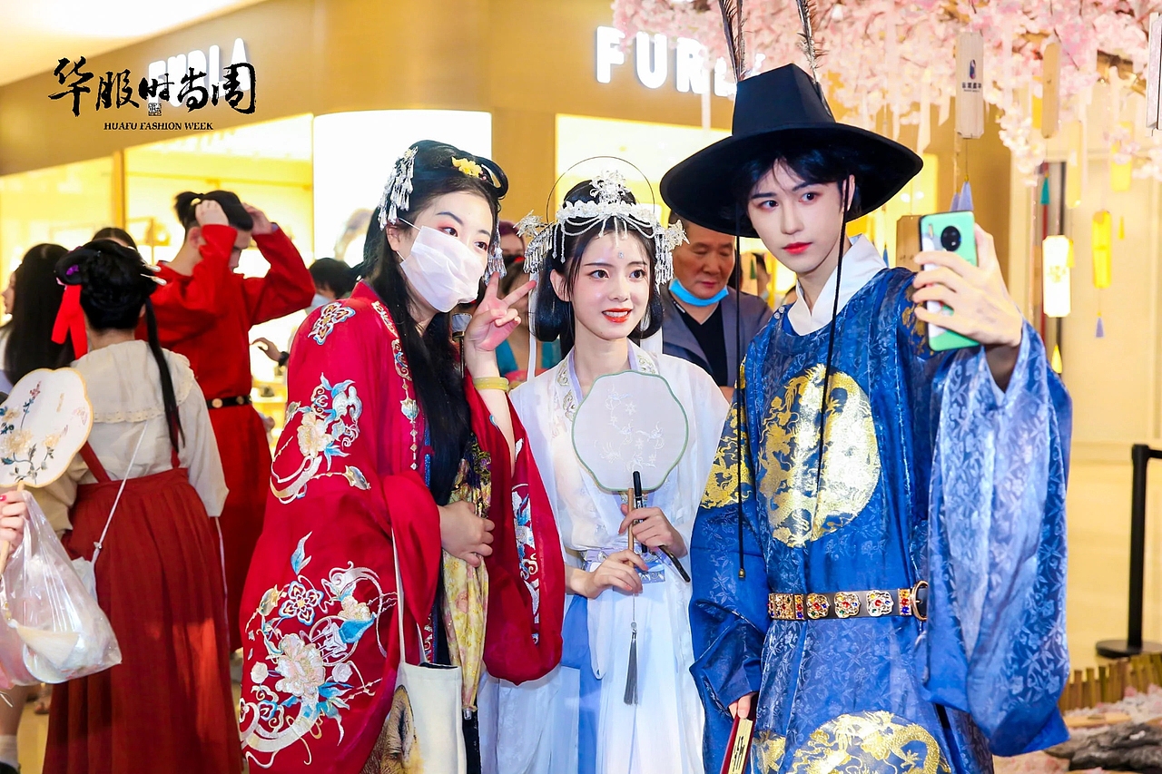 2020杭州湖滨银泰华服时尚周