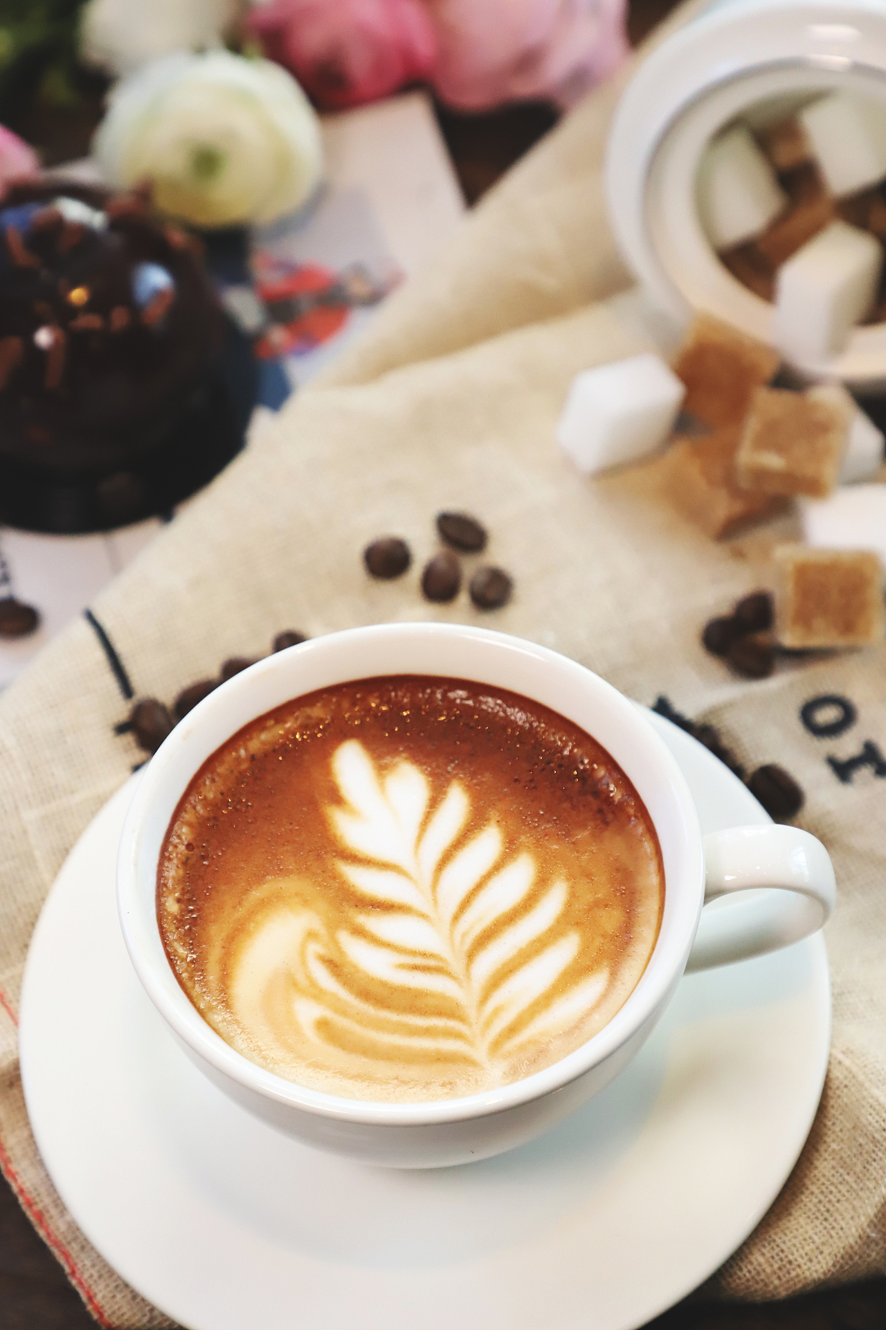 下午茶拿铁咖啡甜品蛋糕