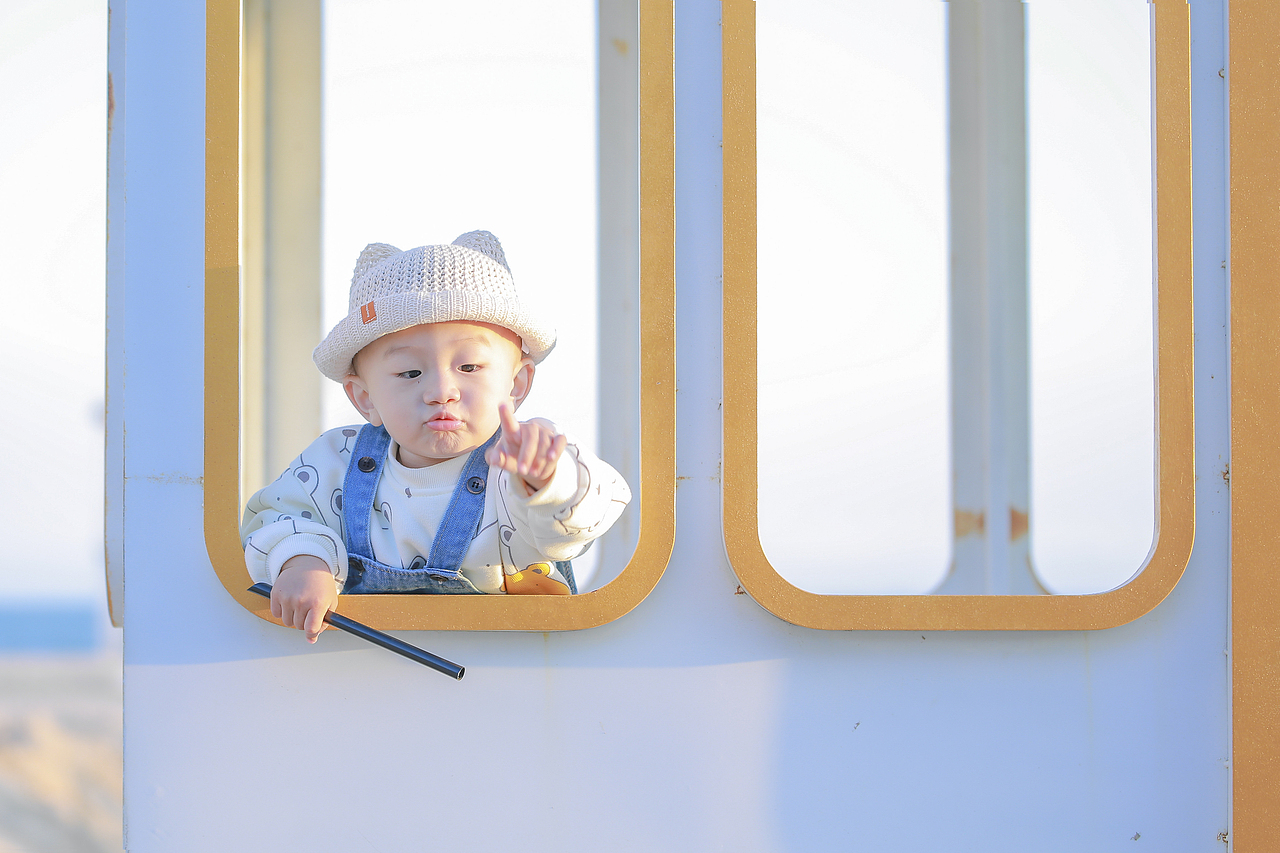 小孩與海（圖ZMjgwNTI1NzA4） - 人像攝影 - 站酷設(shè)計師Cici小焌熙原創(chuàng)素材 - 站酷ZCOOL