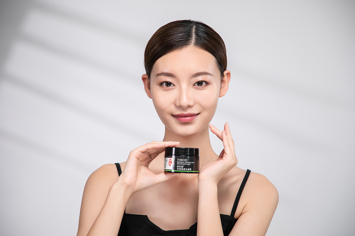 竹炭面膜模特拍摄