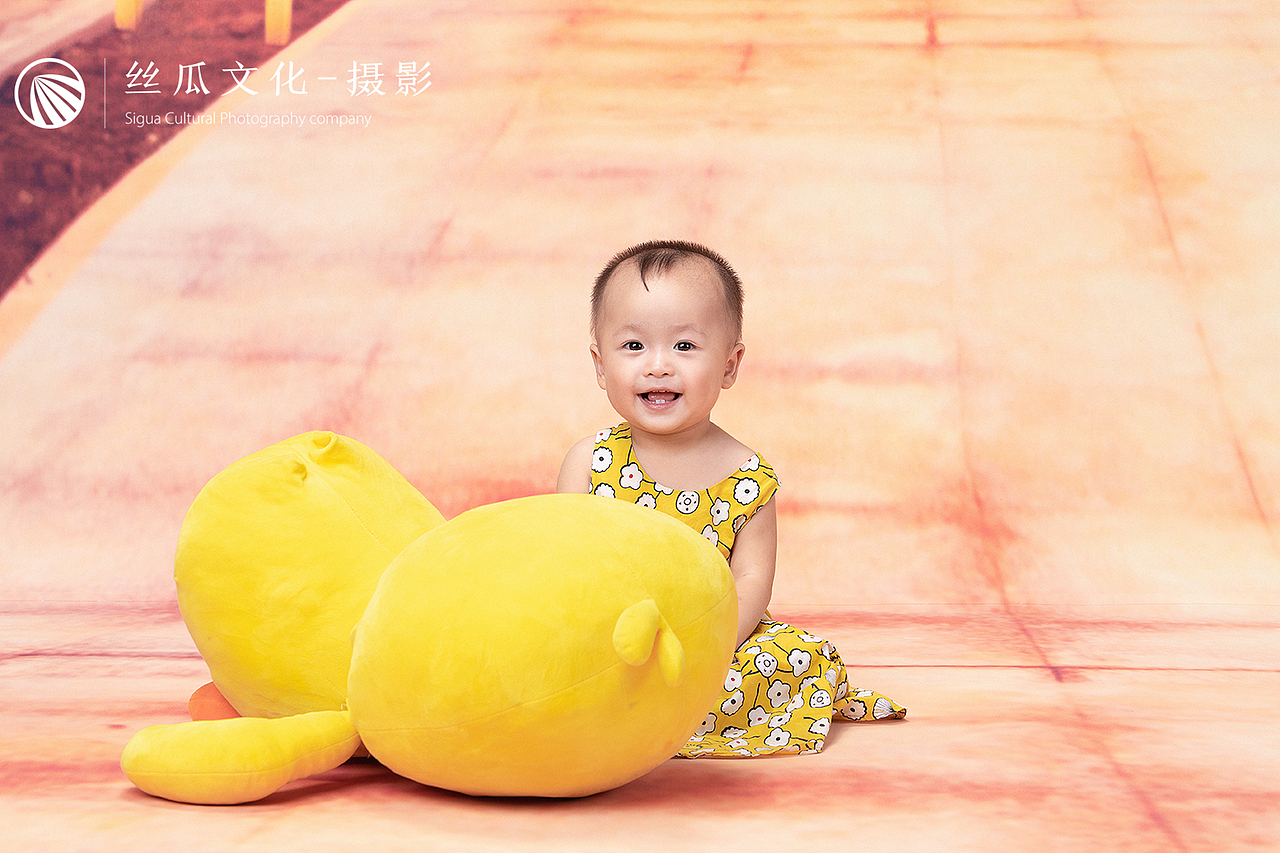 兒童周歲紀(jì)念照（圖ZMjY5NzkxMTky） - 人像攝影 - 站酷設(shè)計(jì)師產(chǎn)品攝影精修原創(chuàng)素材 - 站酷ZCOOL