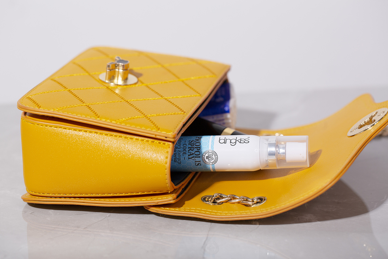 玫瑰口腔喷雾 蜂胶口腔喷雾 蜂胶口腔喷雾（图ZMjI5ODc2MjQw） - 产品摄影 - 站酷设计师有间图片社原创素材 - 站酷ZCOOL