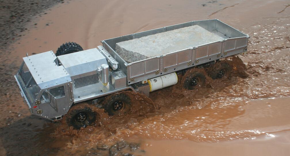 继上次美国m977制作图集更新,现发表模型车涉水视频以及图集