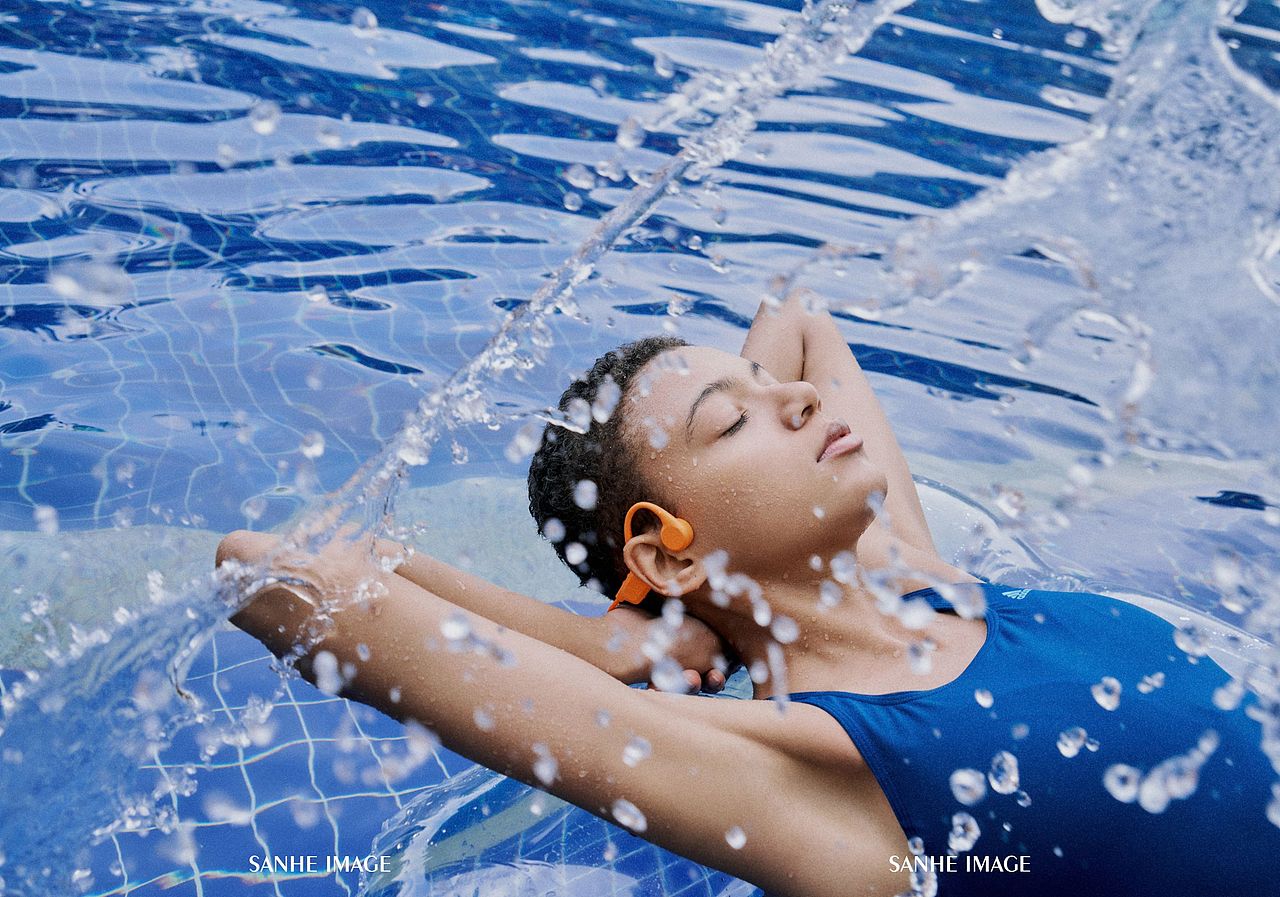 SANAG运动耳机拍摄 既防水 又防晒（图ZMzQ3OTg3ODcy） - 产品摄影 - 站酷设计师三合鹊Sanheimage原创素材 - 站酷ZCOOL