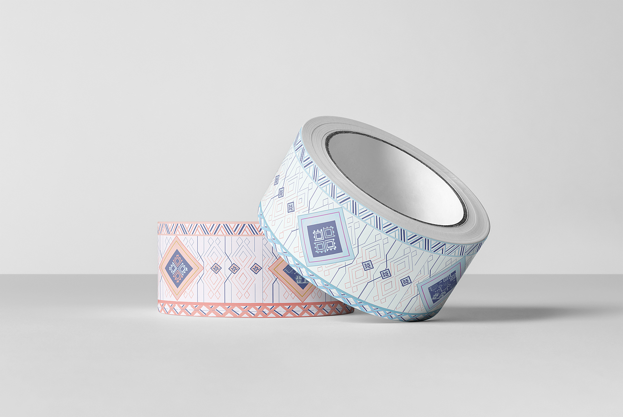 《九黎苗歌》一组关于苗族纹样的文创产品设计.