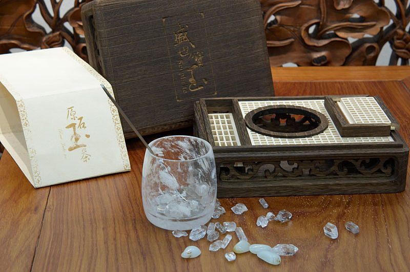 原石玉茶礼盒包装,天然梧桐木制作。