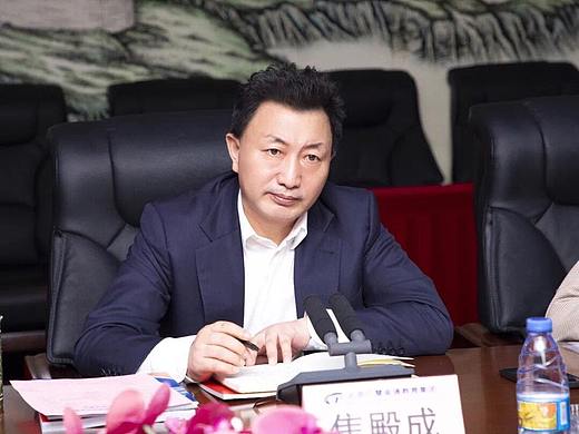 焦殿成董事长在会议现场