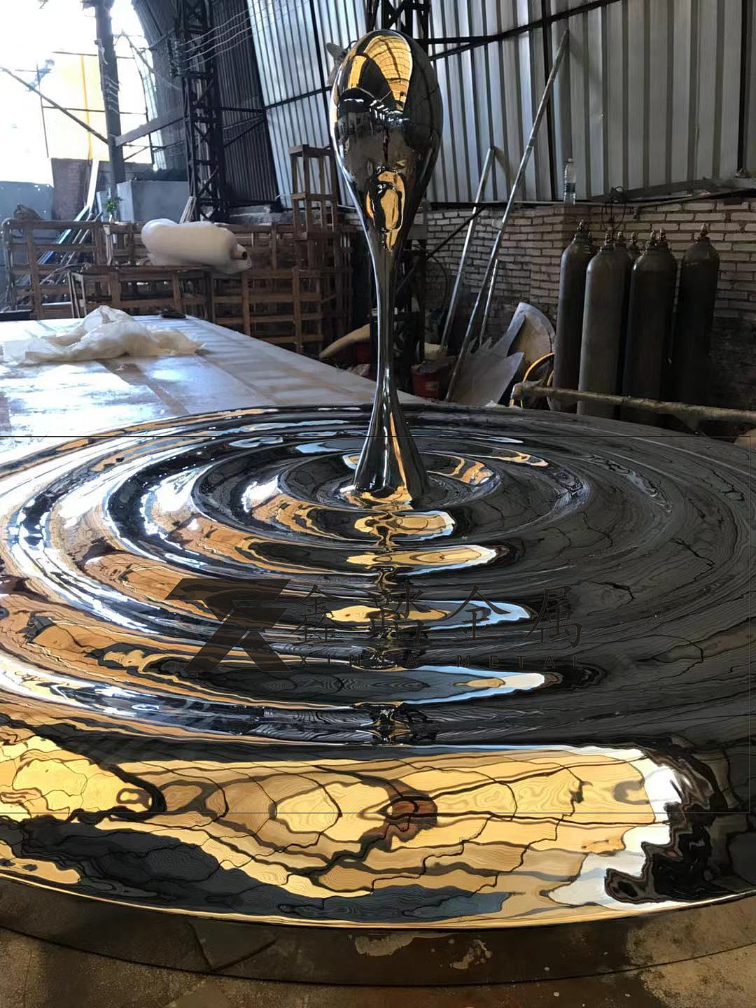 镜面不锈钢水滴雕塑,生动涟漪的水景主题雕塑摆件