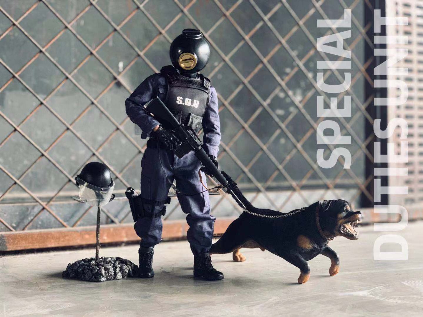 SCREW1/6潮玩香港警察版