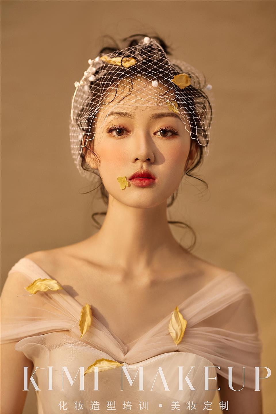 轻奢复古，雪白头纱下的仙美新娘造型……（图ZMTU4OTAxNjEy） - 海报 - 站酷设计师KIMI造型培训原创素材 - 站酷ZCOOL