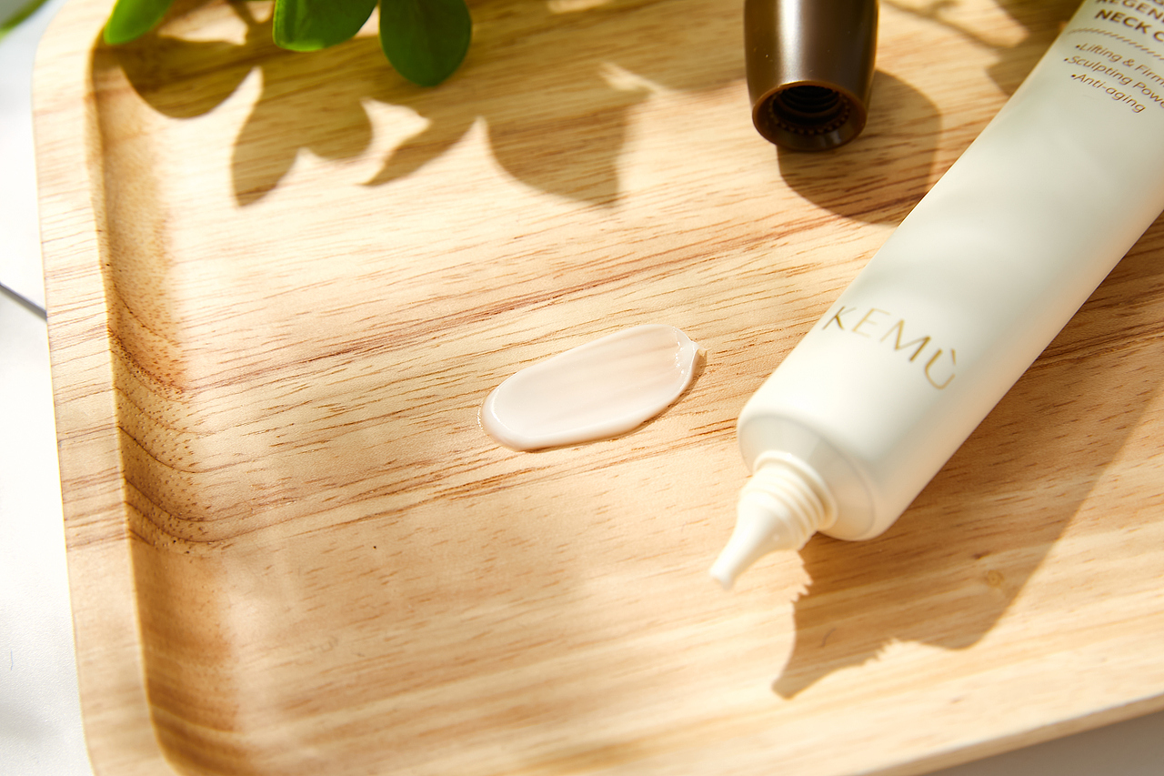 KEMU｜颈霜 KV& 场景拍摄（图ZMjEyMjY0NDcy） - 产品摄影 - 站酷设计师旷野视觉原创素材 - 站酷ZCOOL