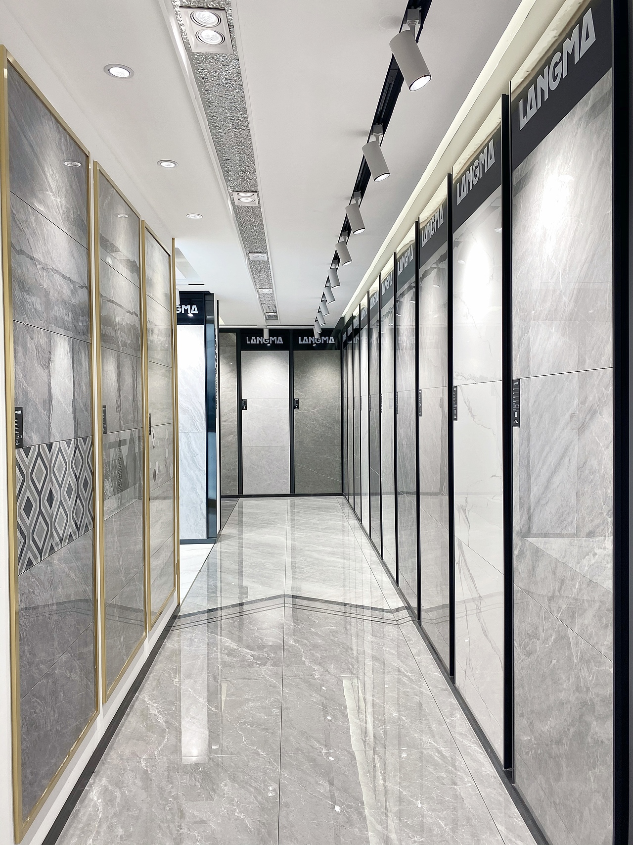 朗玛瓷砖-江西九江店