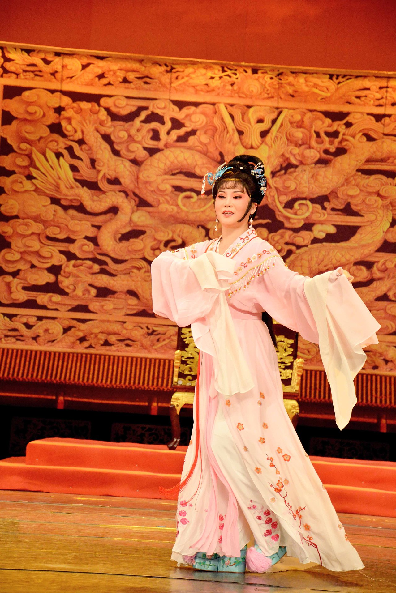 黄梅戏《孟丽君》舞台剧照