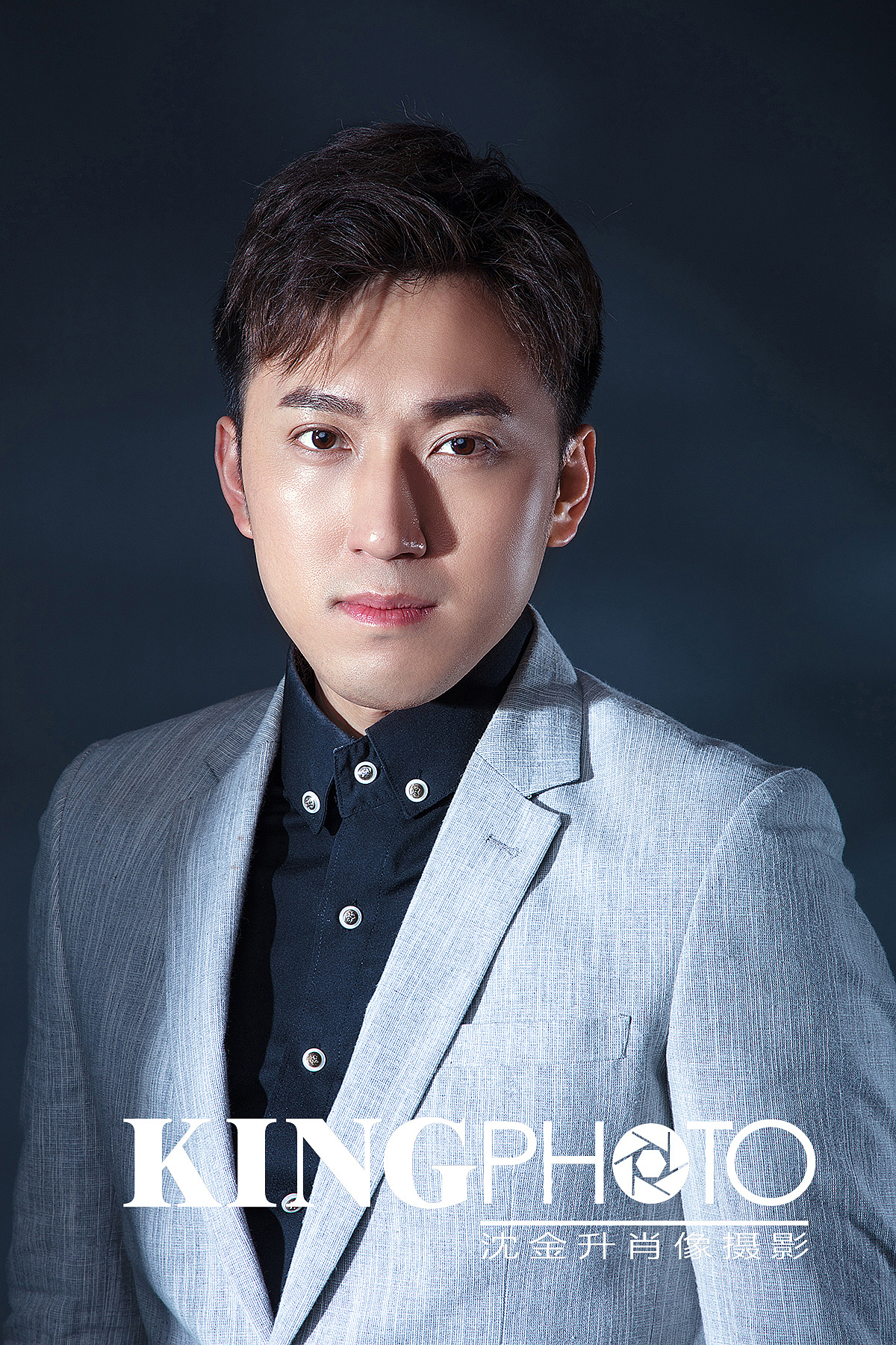 歌手彭远扬宣传照