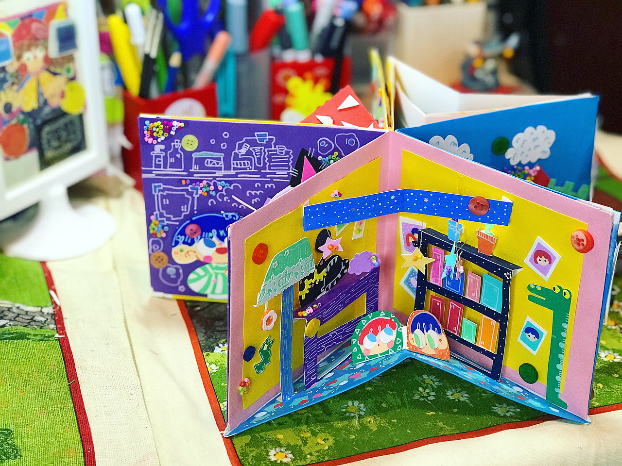 《WE ARE...》——手工儿童立体书