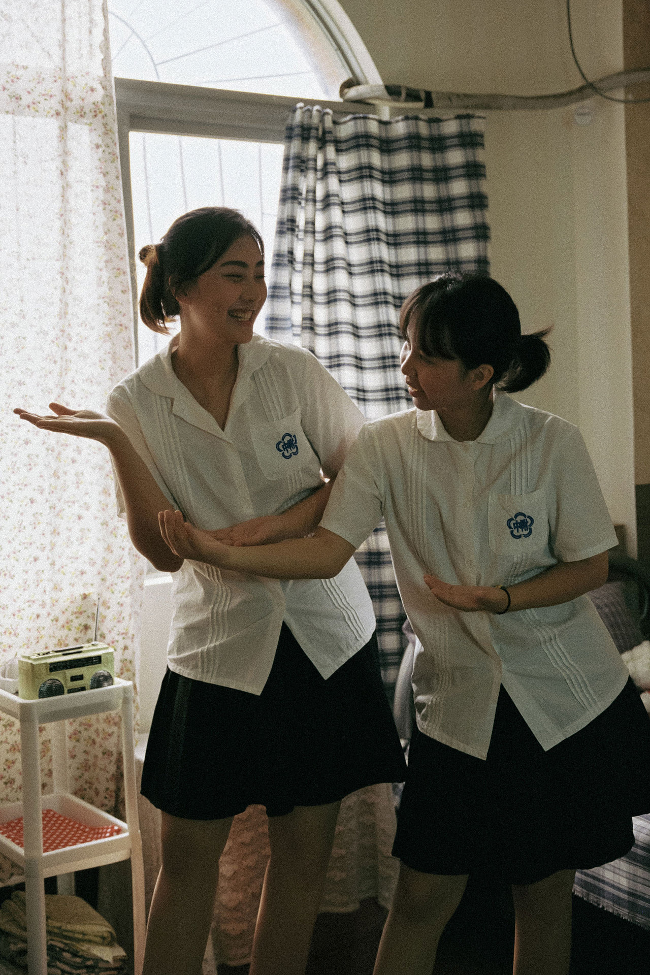 阳光姐妹淘 快乐百分百（图ZMjUyMDYxOTI0） - 人像摄影 - 站酷设计师银儿漂漂原创素材 - 站酷ZCOOL