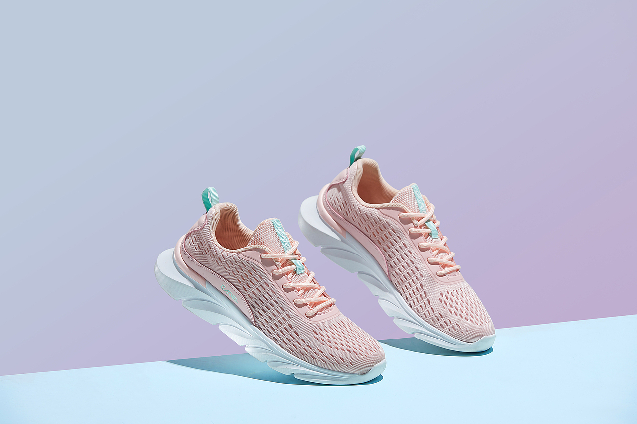 如何拍摄出简洁、通透的鞋子场景图