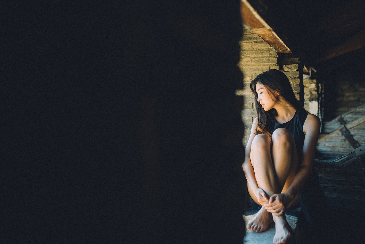 阳光下的人（图ZODc5Njc4NzY=） - 人像摄影 - 站酷设计师zengphoto原创素材 - 站酷ZCOOL