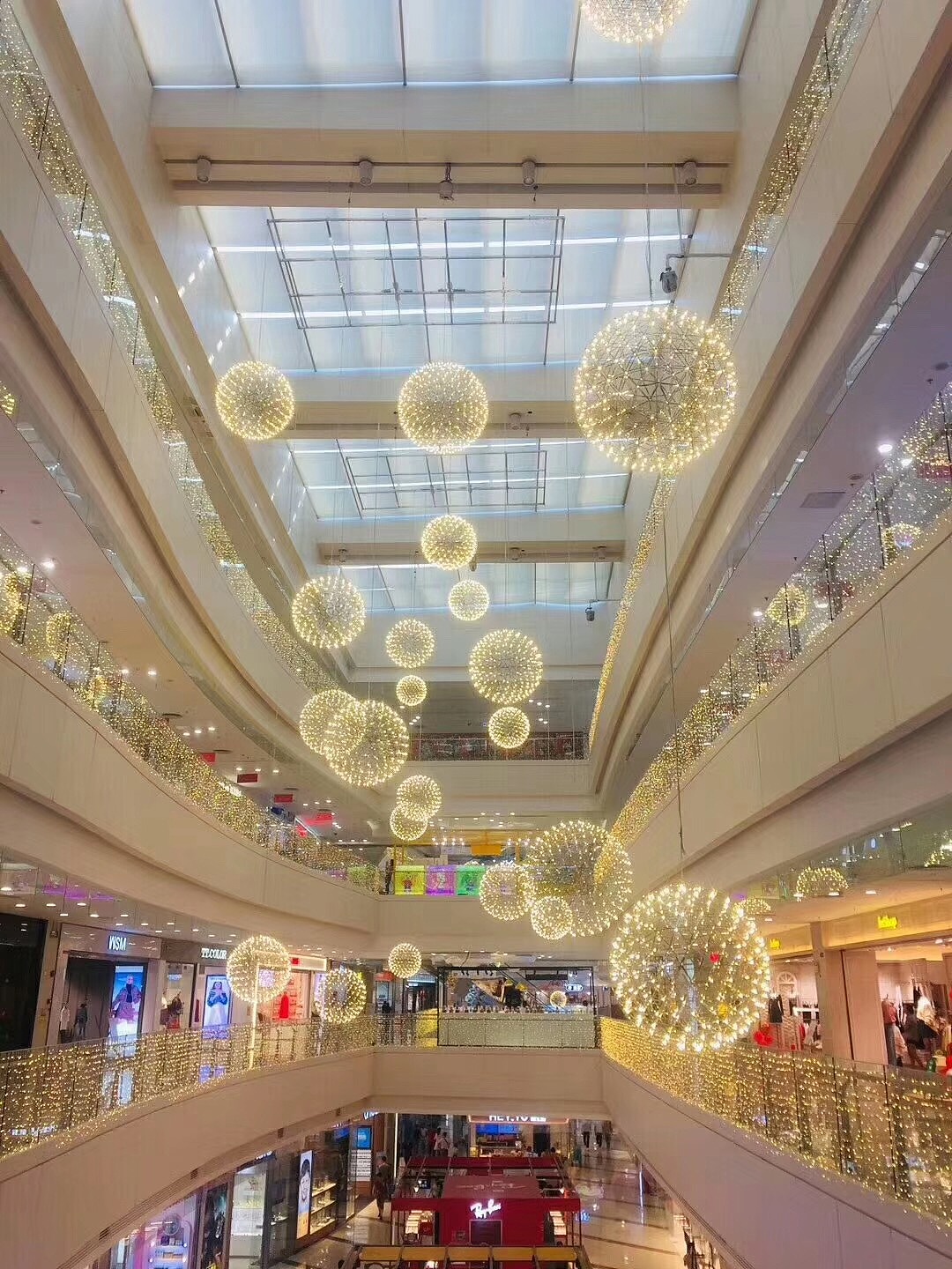 大型商场开业中庭美陈吊饰定制工厂铭星专业中庭美陈