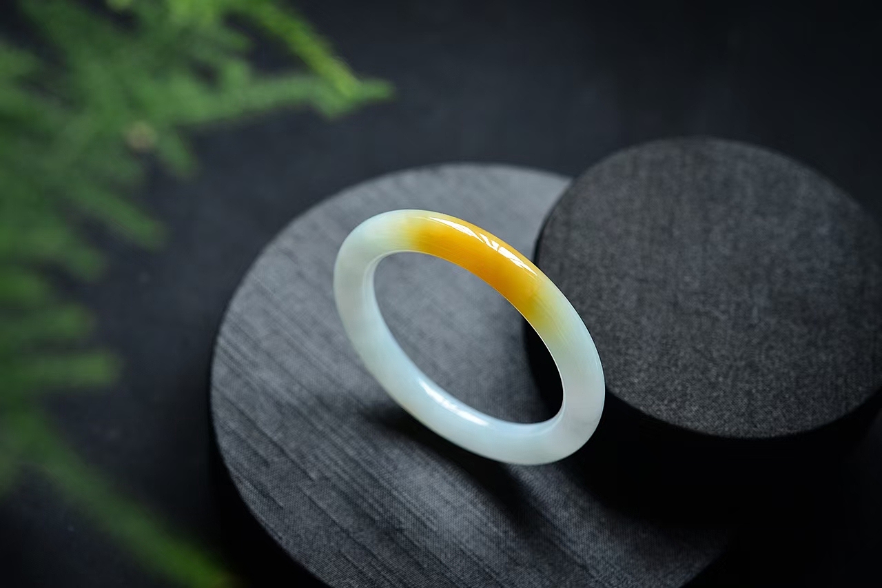 翡翠手镯（图ZMzEwNTcyNjA4） - 其他摄影 - 站酷设计师000000张原创素材 - 站酷ZCOOL