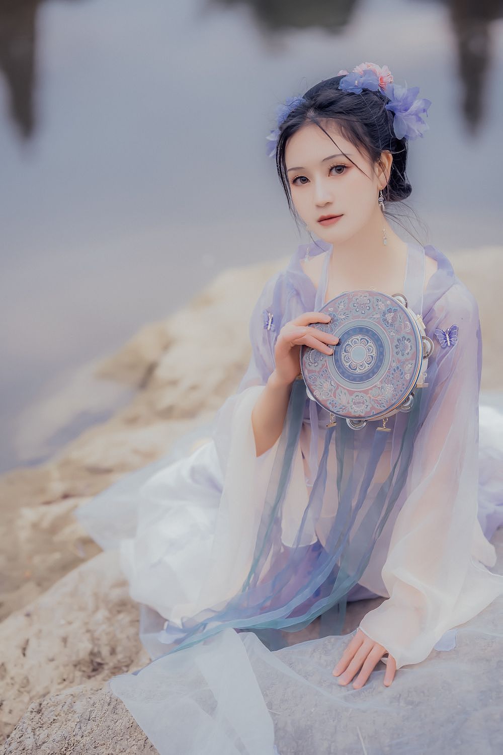 湖畔旁的小仙女