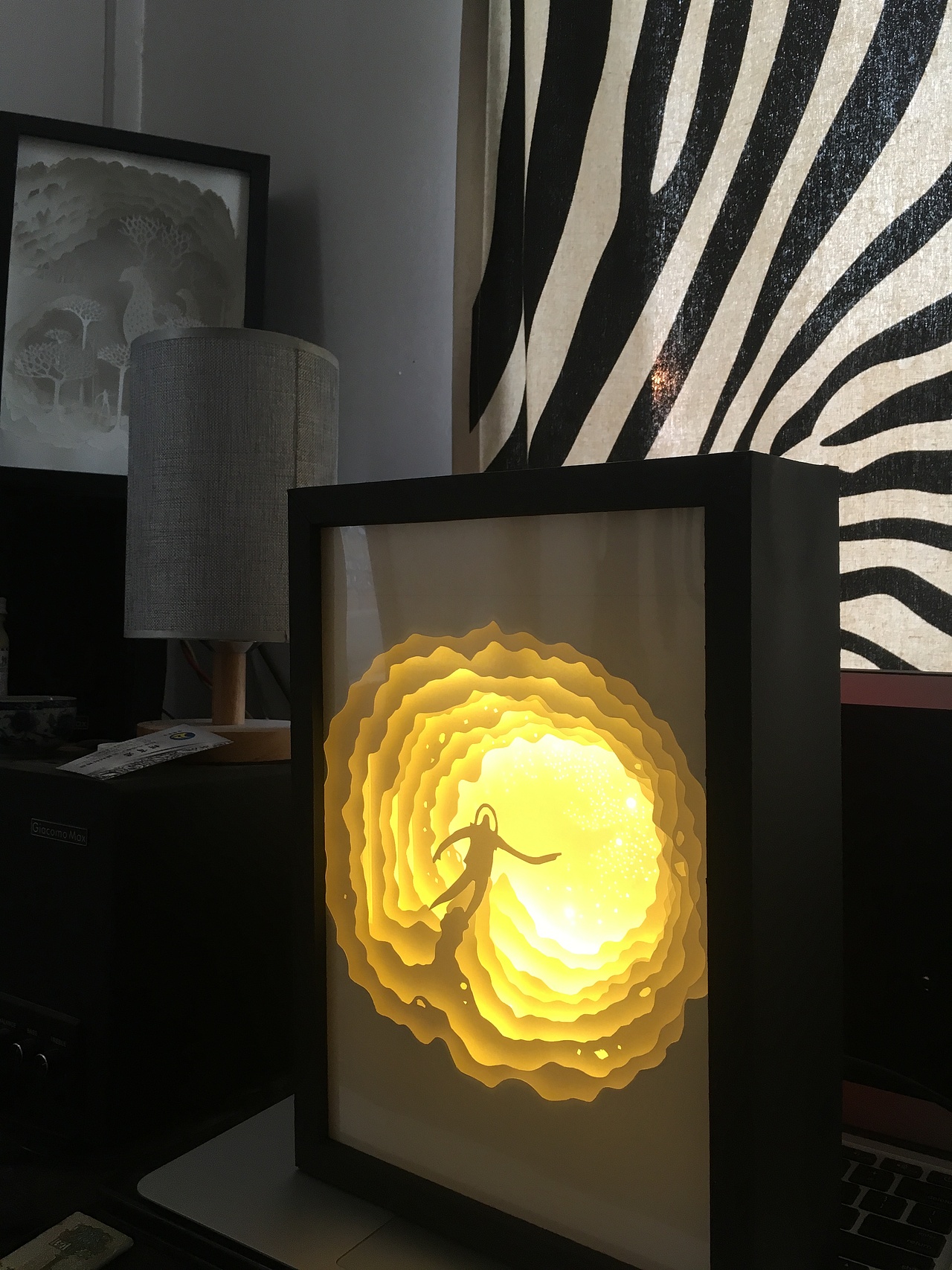 【纸雕灯】太空人，开灯效果真的不错！（图ZMTAzNzAwNzYw） - 其他手工艺 - 站酷设计师wq339216q原创素材 - 站酷ZCOOL