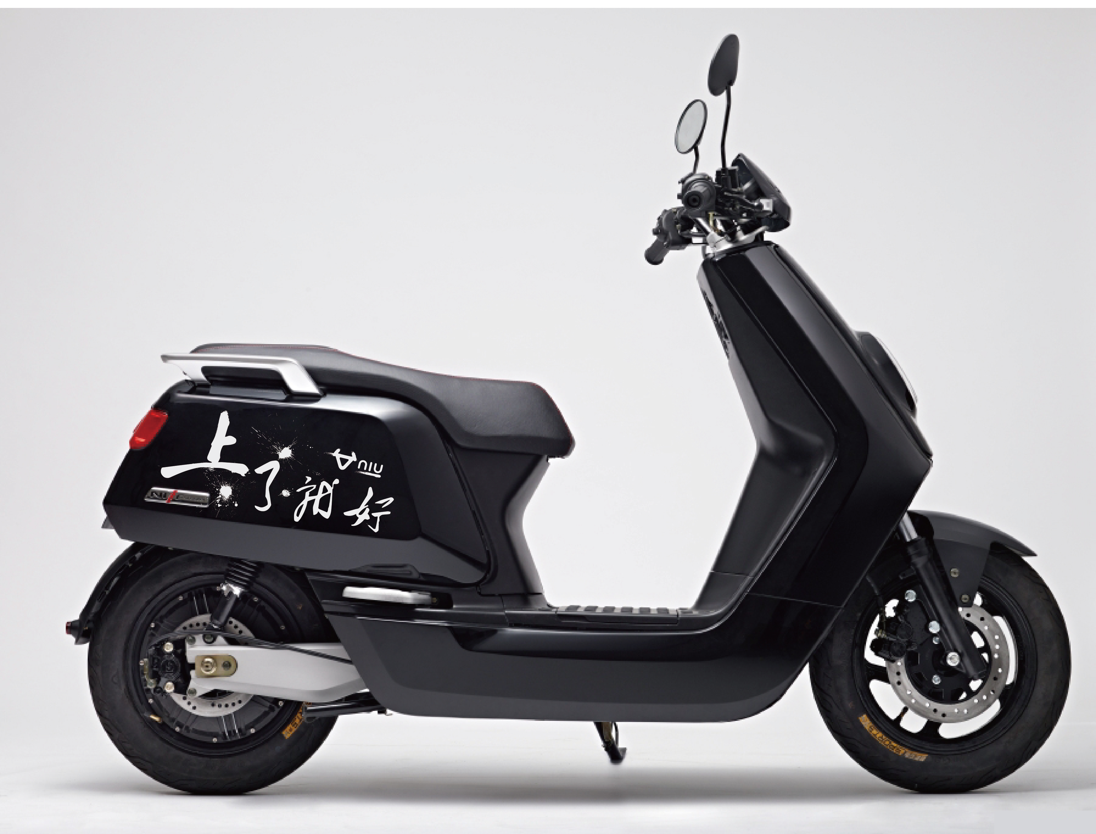 小牛电动车贴牛气上了就好