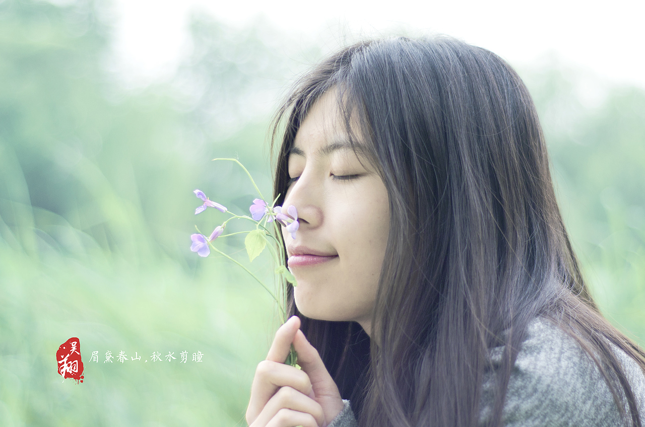 眉黛春山,秋水剪瞳