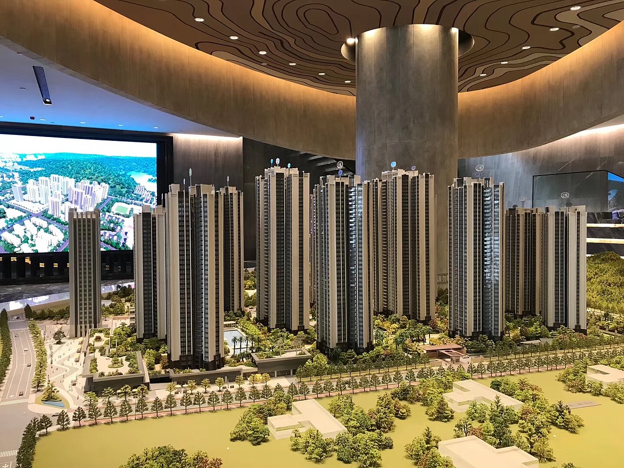 视错觉艺术装置投影吊装【香山】珠海五洲花城销售中心