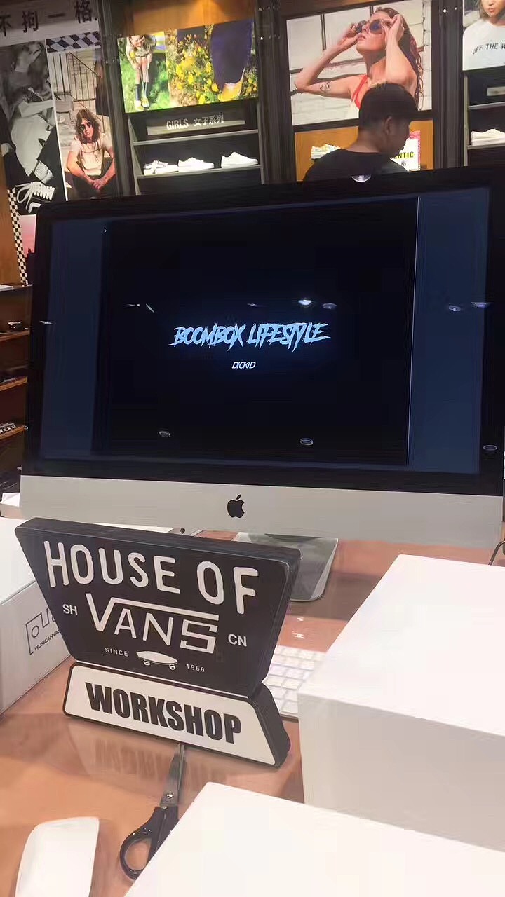 House of Vans上海来福士店手绘蓝牙音响课程