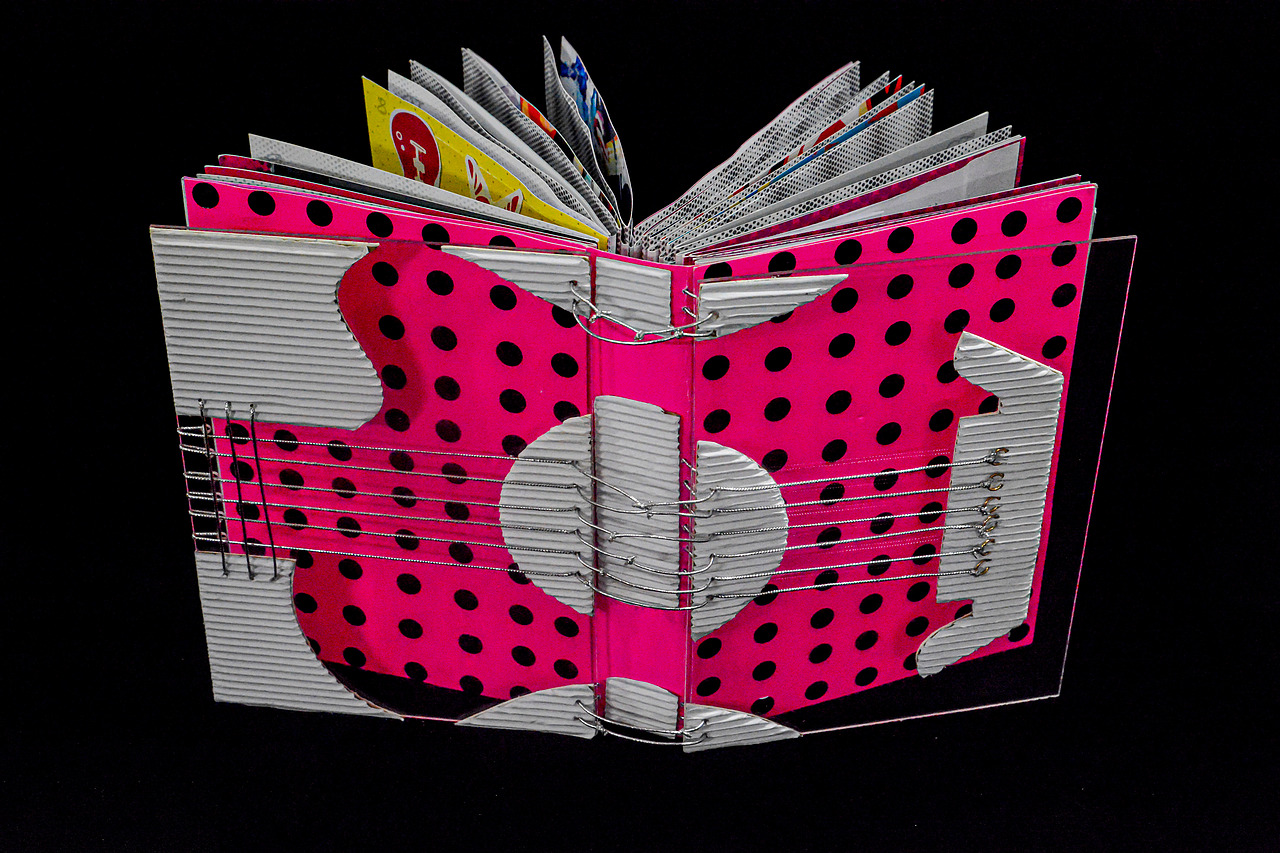 《a pop guitar》书籍装帧设计——概念书