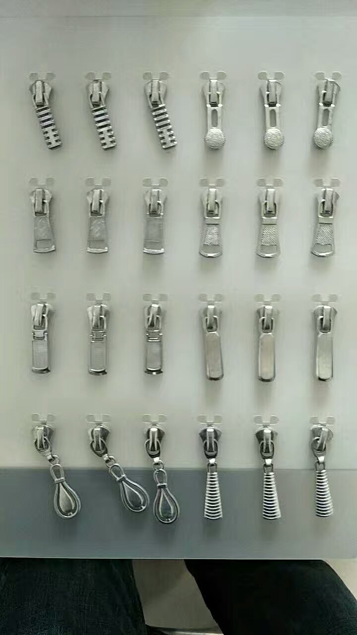 订制服饰拉链头辅料热缩管拉头logo拉牌猴子吊坠拉链片