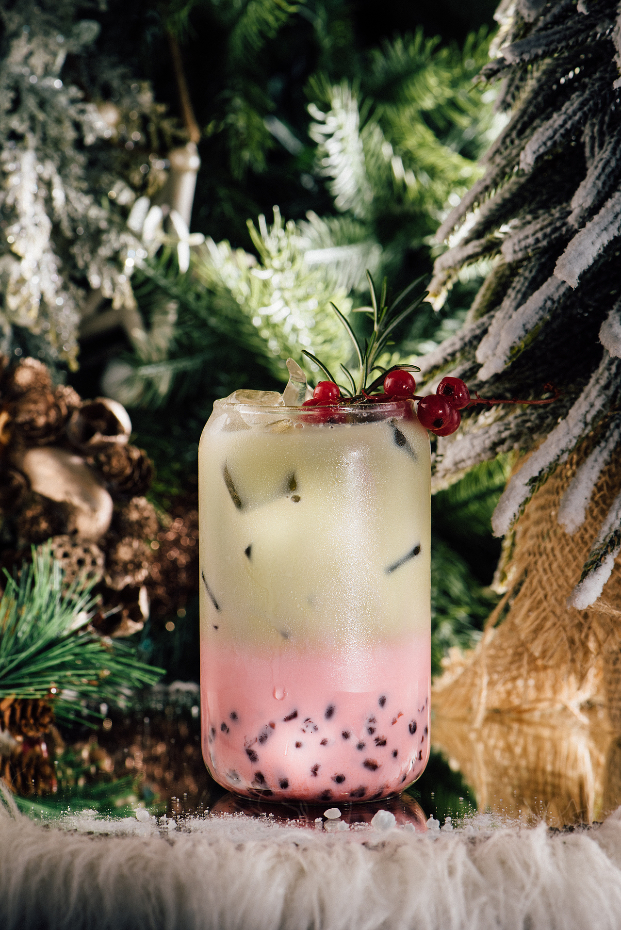 咖啡馆圣诞产品拍摄（图ZMTk3MDg1Mzg0） - 产品摄影 - 站酷设计师陈陈昶君原创素材 - 站酷ZCOOL