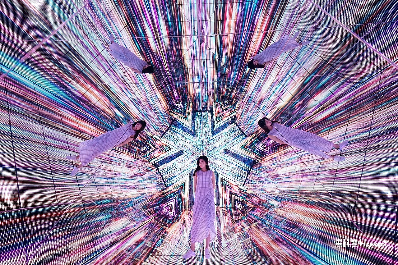 新媒体互动艺术装置《万花幻境》