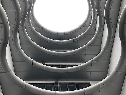 建筑摄影——《不是黑白似黑白》
