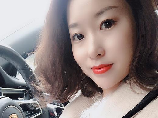 赵雅芝亲自给她颁奖麦果范琳琳90后20万人团队领袖