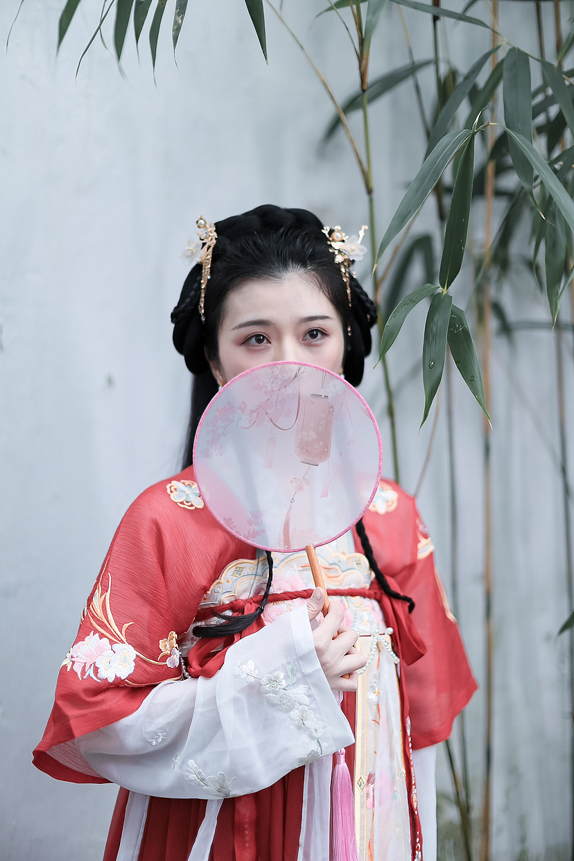 侍女（图ZMzI1NTkxMjI4） - 人像摄影 - 站酷设计师亡命之徒的生涯原创素材 - 站酷ZCOOL