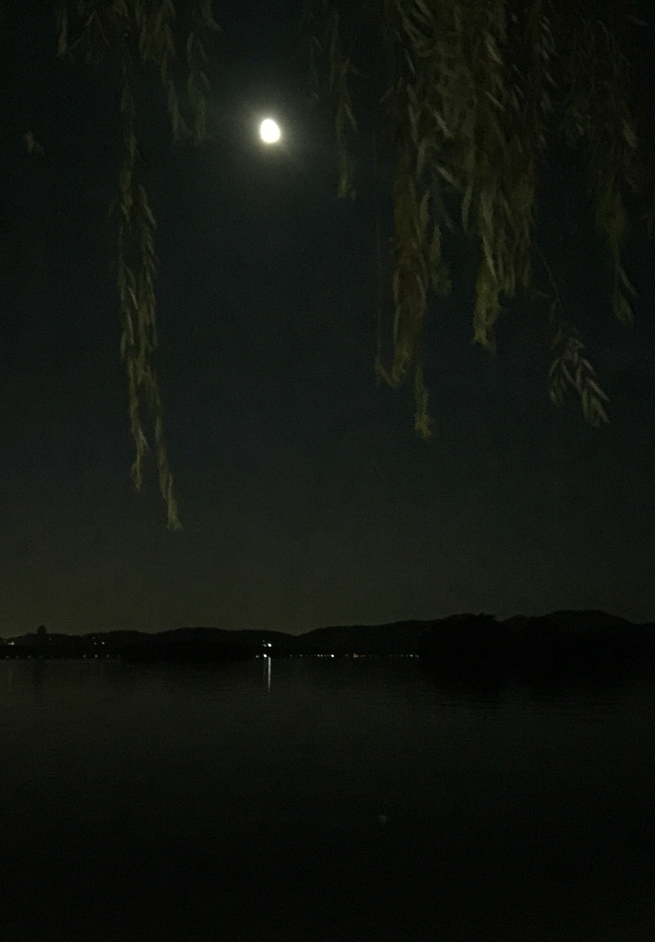 夜西湖（图ZNTQ0MTA2MTI=） - 风光摄影 - 站酷设计师瓦尔登的船夫原创素材 - 站酷ZCOOL