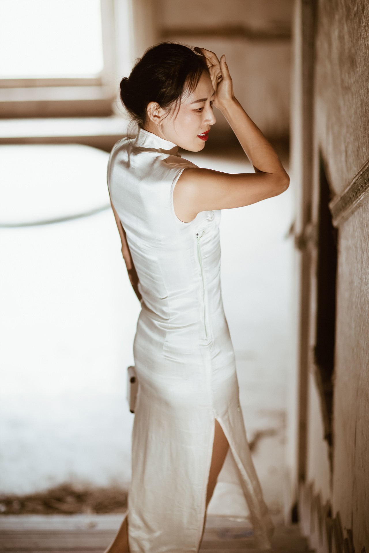 废墟旗袍（图ZMTI5NTA3MDg0） - 人像摄影 - 站酷设计师宁静致远1968原创素材 - 站酷ZCOOL