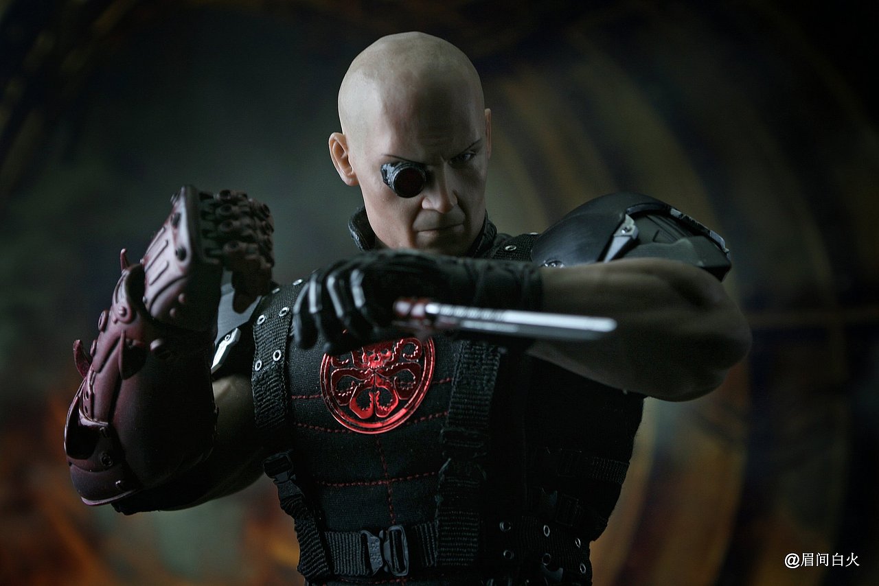 臆造自d九头蛇毒牙斯特拉克男爵