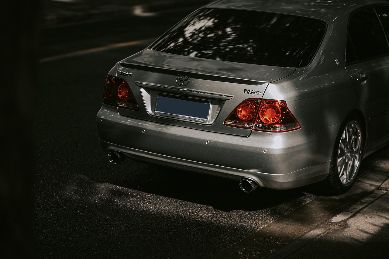 《褪去-12代丰田皇冠》_想·享摄影（图ZMjU3NDg1Mzc2） - 其他摄影 - 站酷设计师Image想原创素材 - 站酷ZCOOL