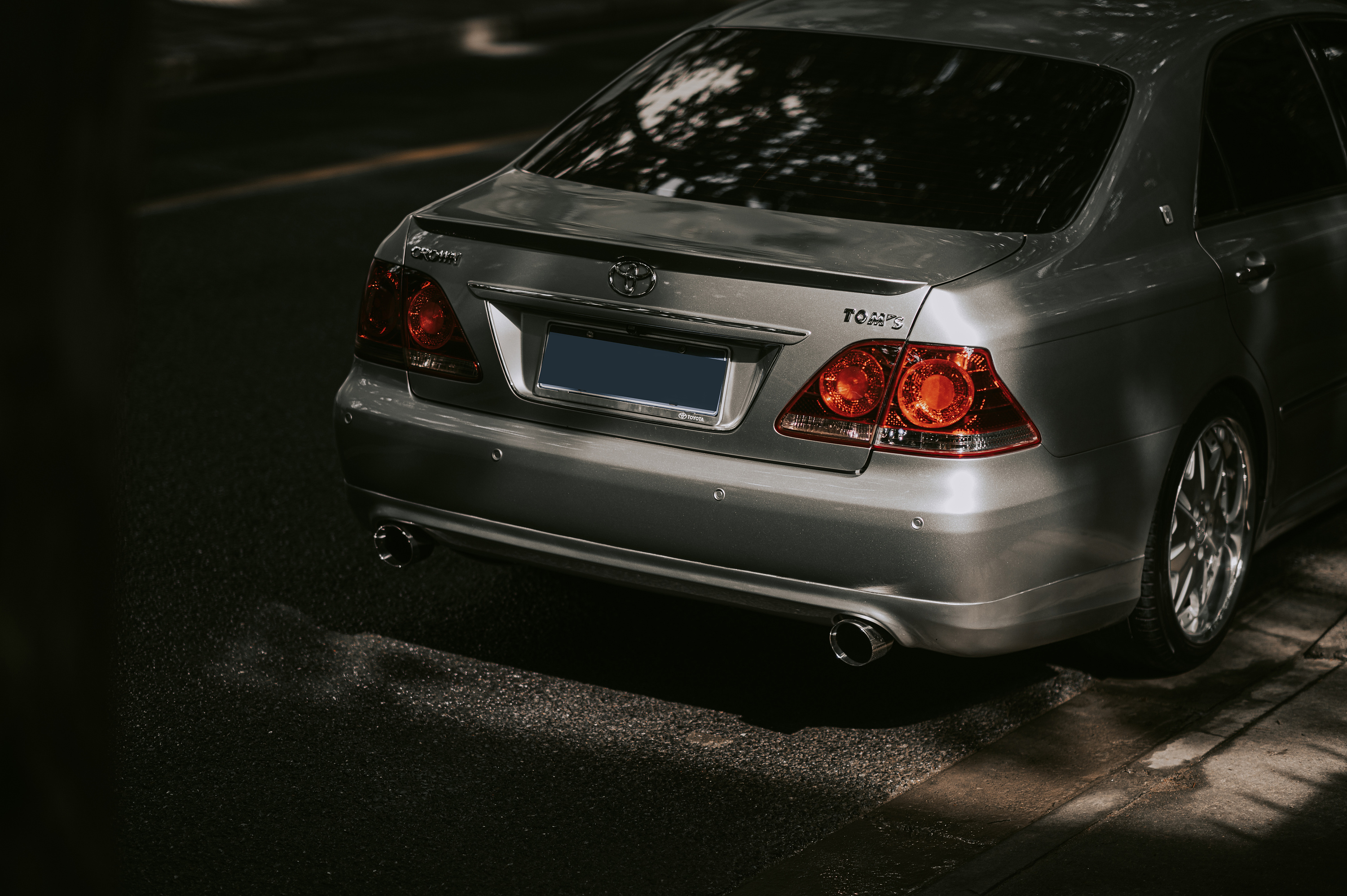 《褪去-12代丰田皇冠》_想·享摄影