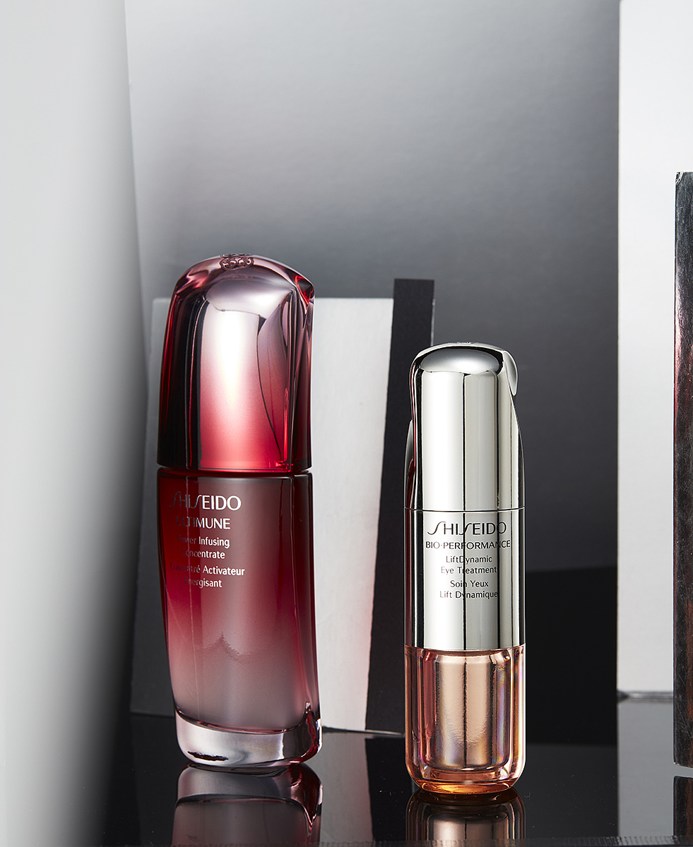 最后再补拍一张眼霜的瓶子,同样是瓶盖稍微折腾人一些。