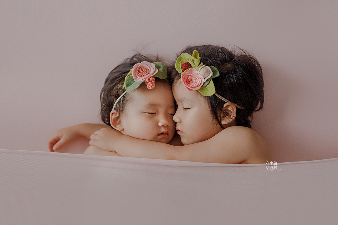 姐妹（图ZMTIyNzc4MTE2） - 人像摄影 - 站酷设计师小鱼森林原创素材 - 站酷ZCOOL