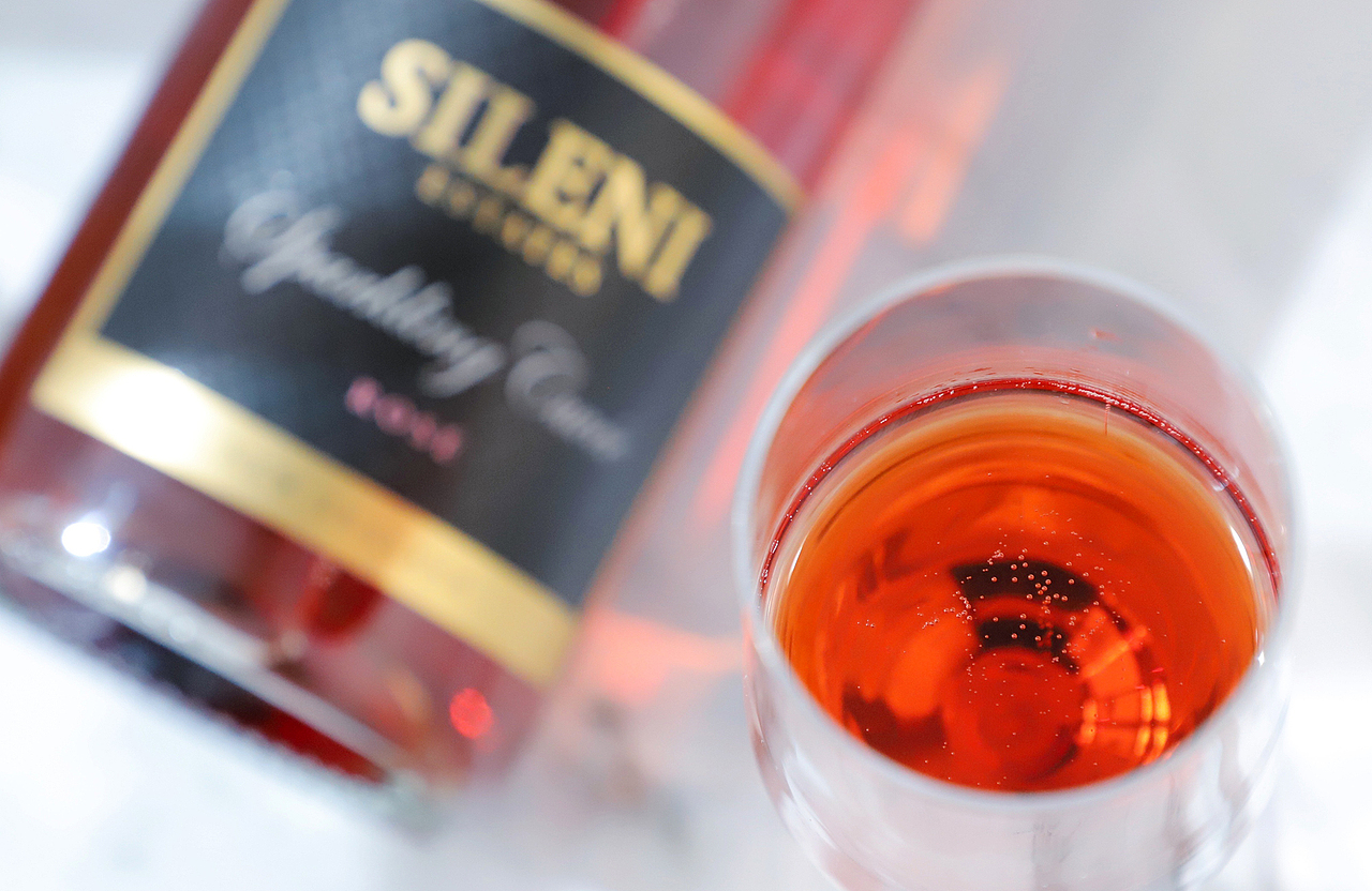 香槟（图ZMjYyNzg2MTg4） - 美食摄影 - 站酷设计师白云飞飞原创素材 - 站酷ZCOOL