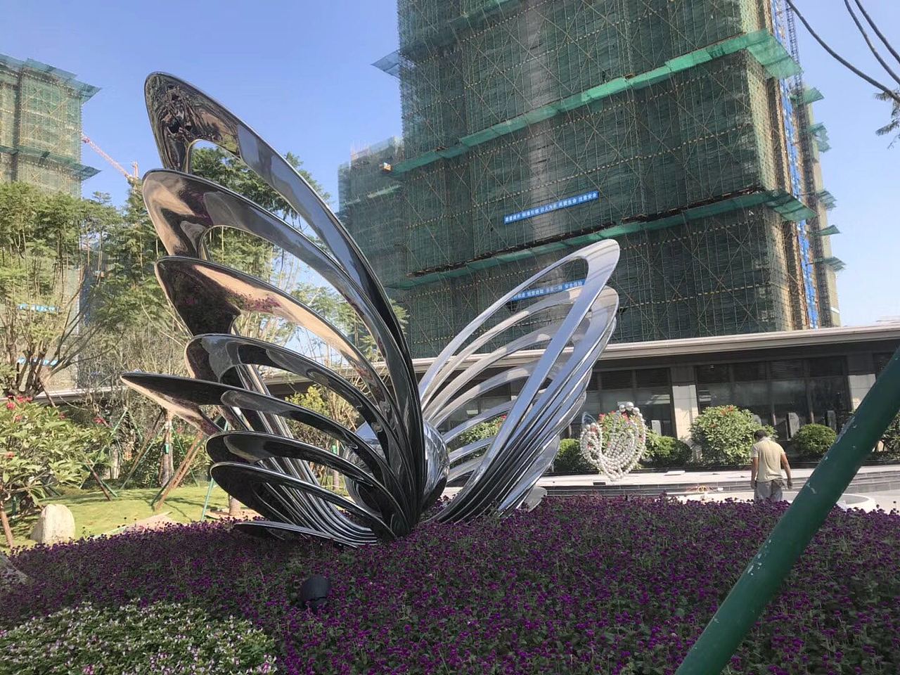 梁祝白蝴蝶不锈钢雕塑 园林景观公园草坪景观雕塑