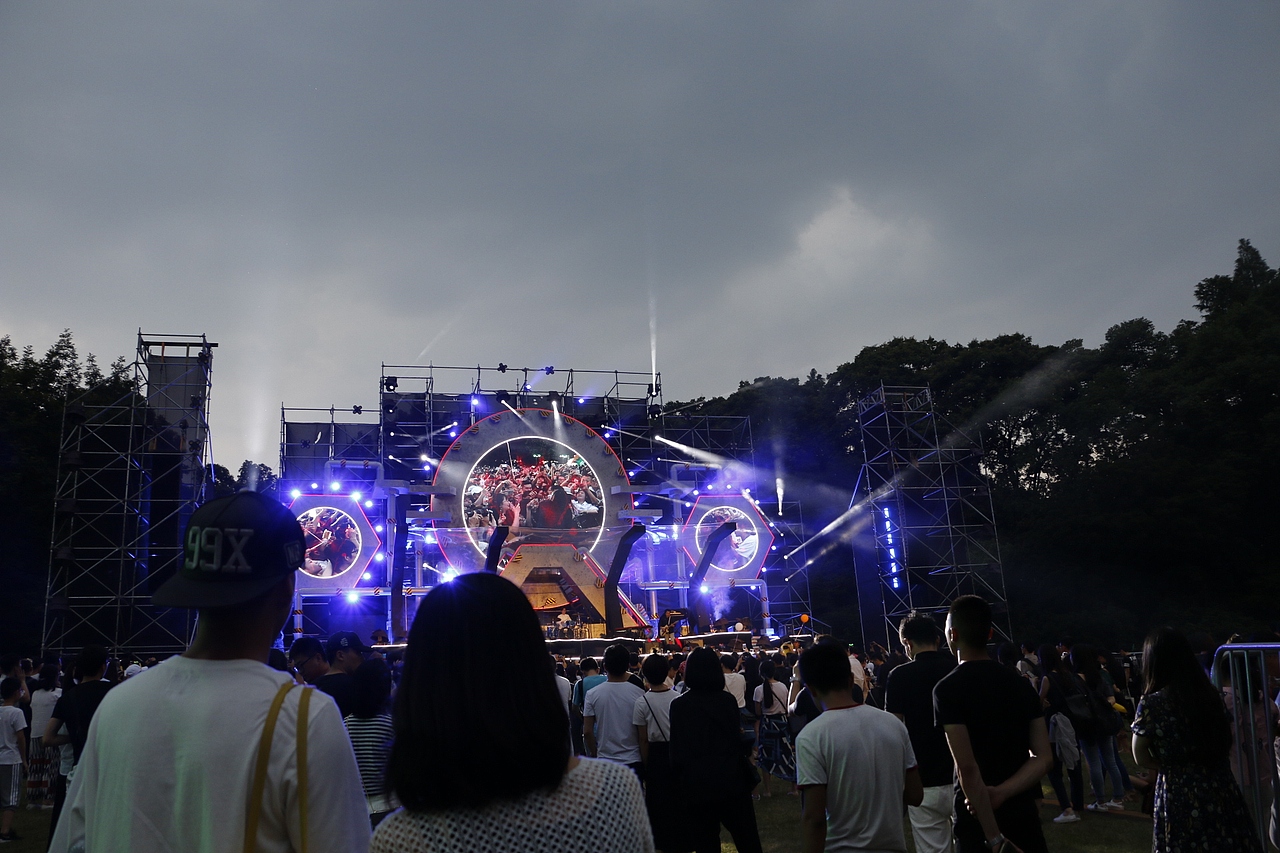 西湖音乐节记录（图ZODIwOTgwMTY=） - 风光摄影 - 站酷设计师叨咪没有Soul原创素材 - 站酷ZCOOL